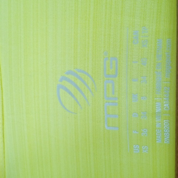 MPG neon yellow athletic top size xs - Picture 6 of 8